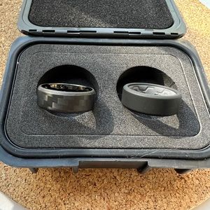 The Ridge Carbon Fiber 3k beveled Rings size 9